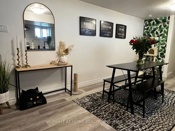 36 Mintwood Dr, Toronto, ON M2M 3A7