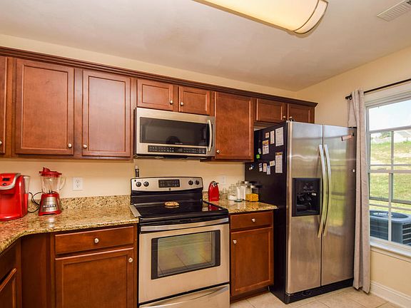 5th image of 6641 Village Green Dr