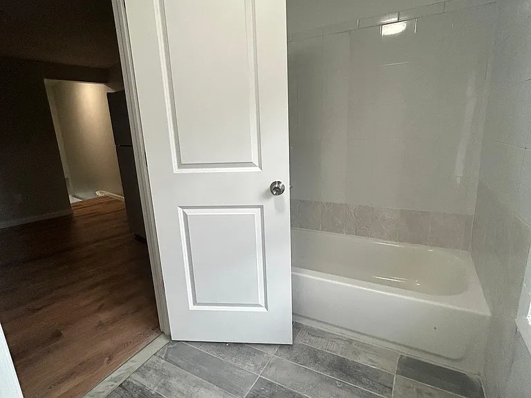 805 Summer Ave #A — Photo 4