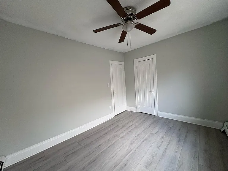 Brooklyn Manor — Photo 32