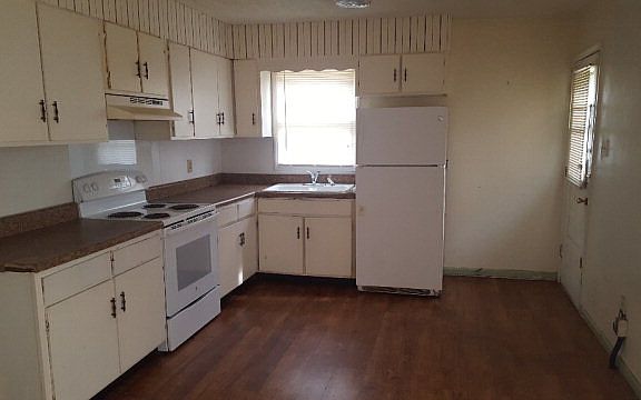 2nd image of 158 Southgate Dr