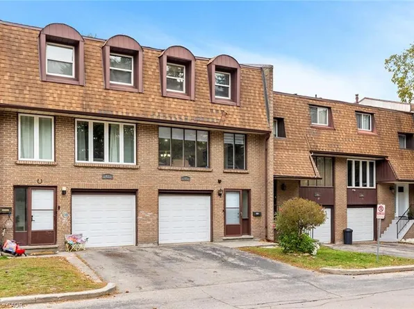 49 Cedarwoods Cres #48, Kitchener, ON N2C 2L1