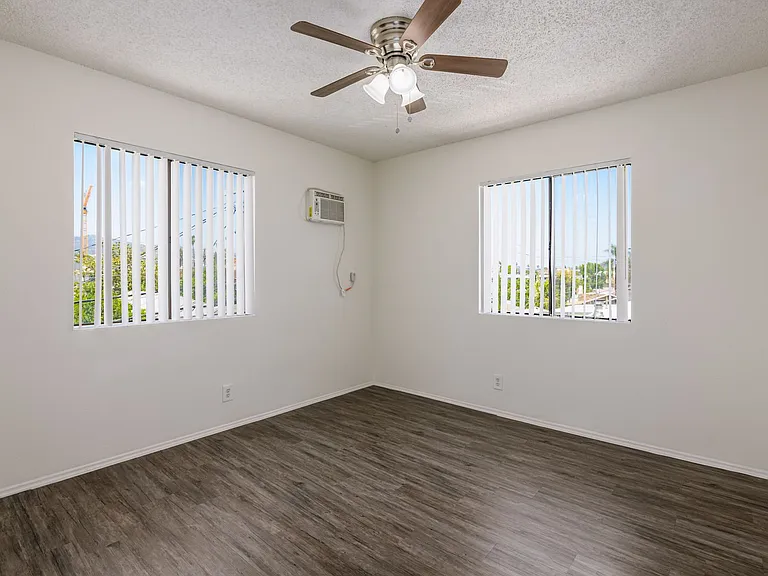 5533 Barton Ave — Photo 14