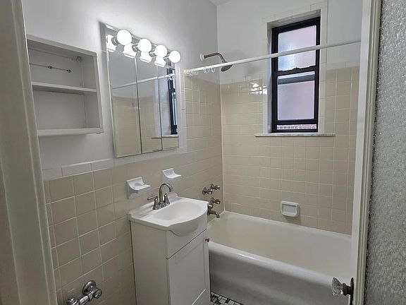 4th image of 22-18 42nd St #B3
