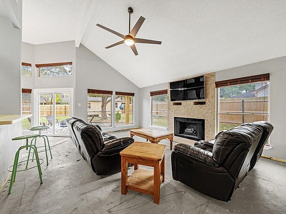 5th image of 8406 Everseen Ln