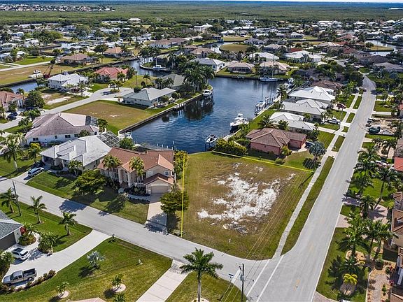 3rd image of 1221 Spoonbill Dr