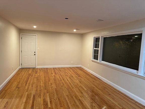 5th image of 208-210 N 15th St Floor 2