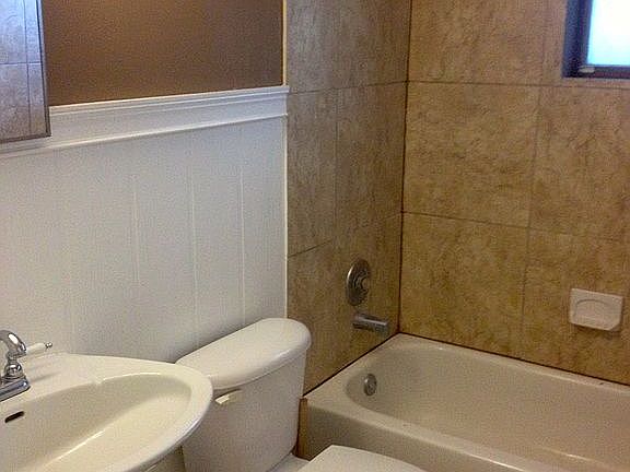 5th image of 1410 Arbor Park Dr