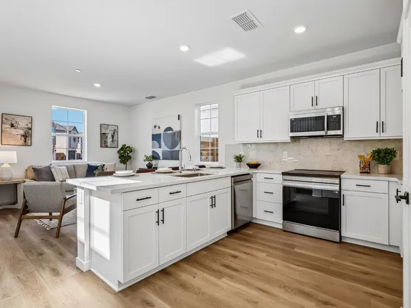 6449 Ventris Walk, Sacramento, CA 95823