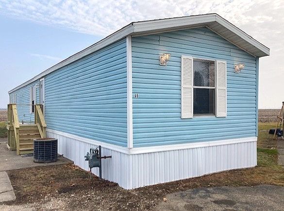 1st image of 8 Loraine Dr