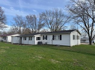 109 W Williams St, La Plata, MO 63549