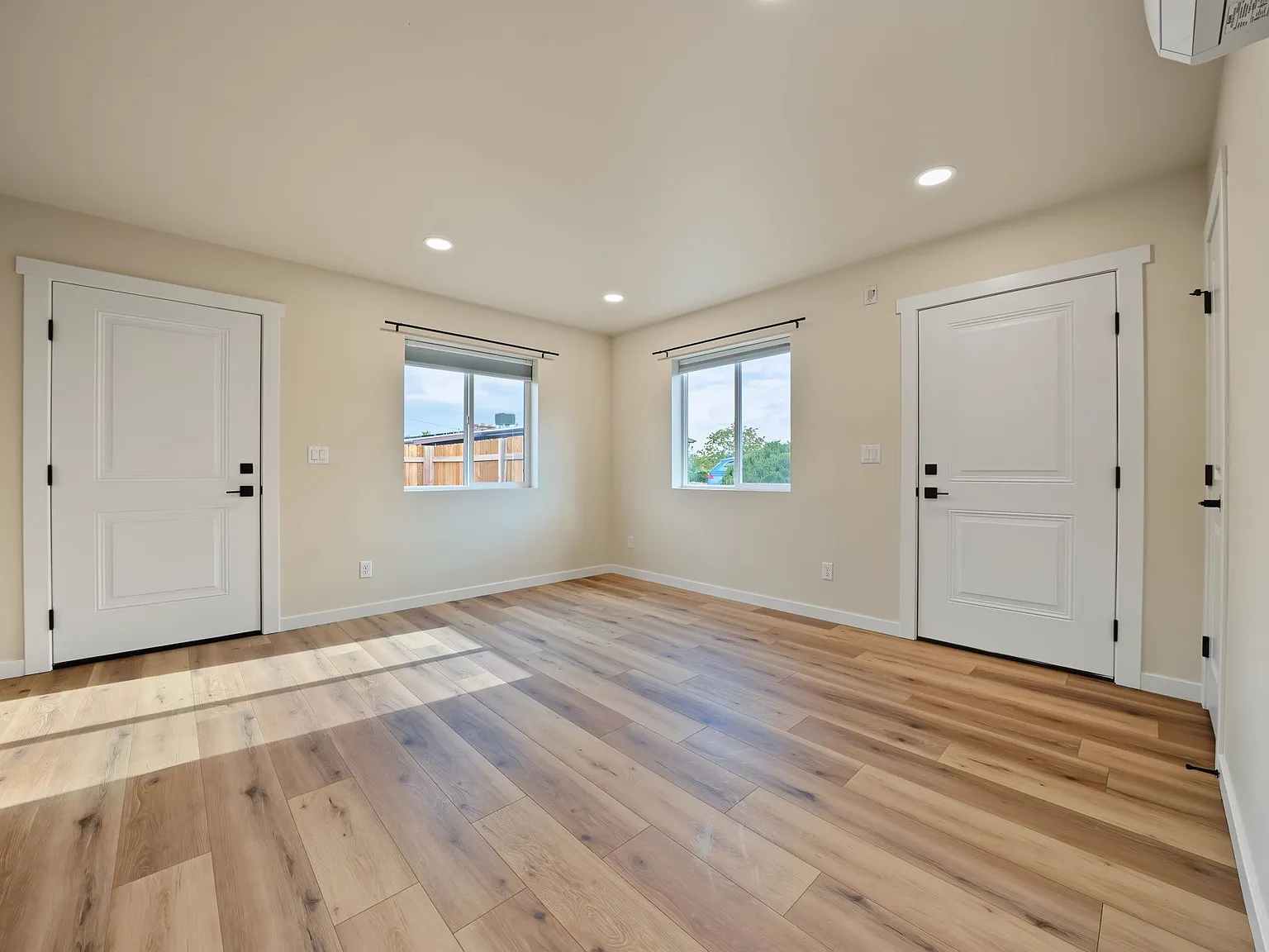 2 bed, 1.0 bath, 768 sqft, $2,000 — Photo 4