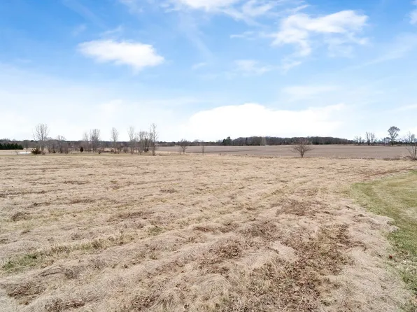 18303 Loretta Dr #25, Marengo, IL 60152