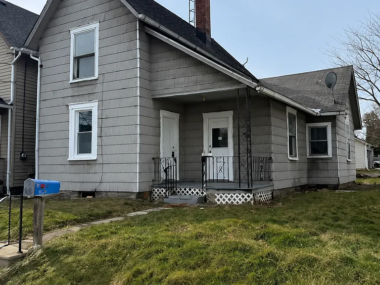 1507 Stark Ave SW — Photo 3