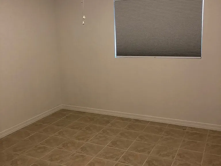 2830 S Madison Ave — Photo 11