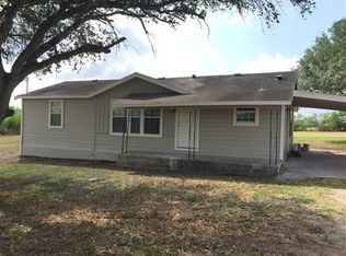 1115 Burleson St, George West, TX 78022
