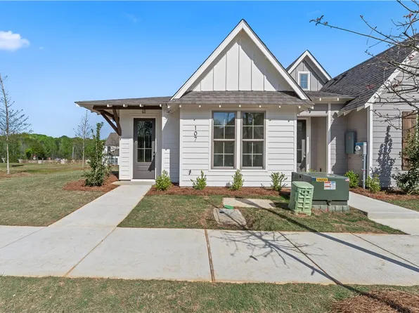 107 Summer St, Opelika, AL 36804