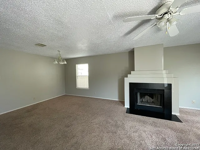 4923 Kenton Lk