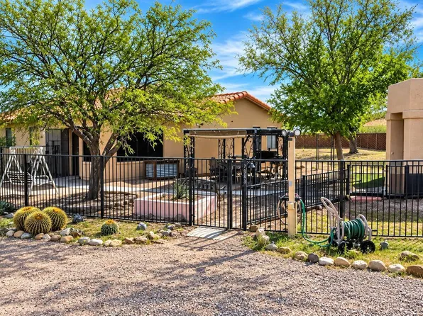 7963 S Farmhills Pl, Tucson, AZ 85756