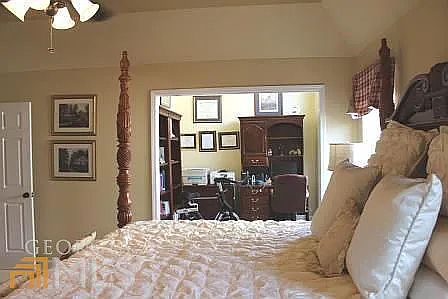 4th image of 200 Turnbridge Cir