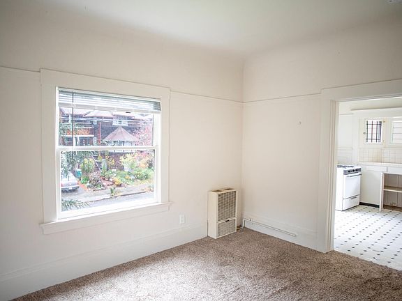 4th image of 330 Athol Ave #2