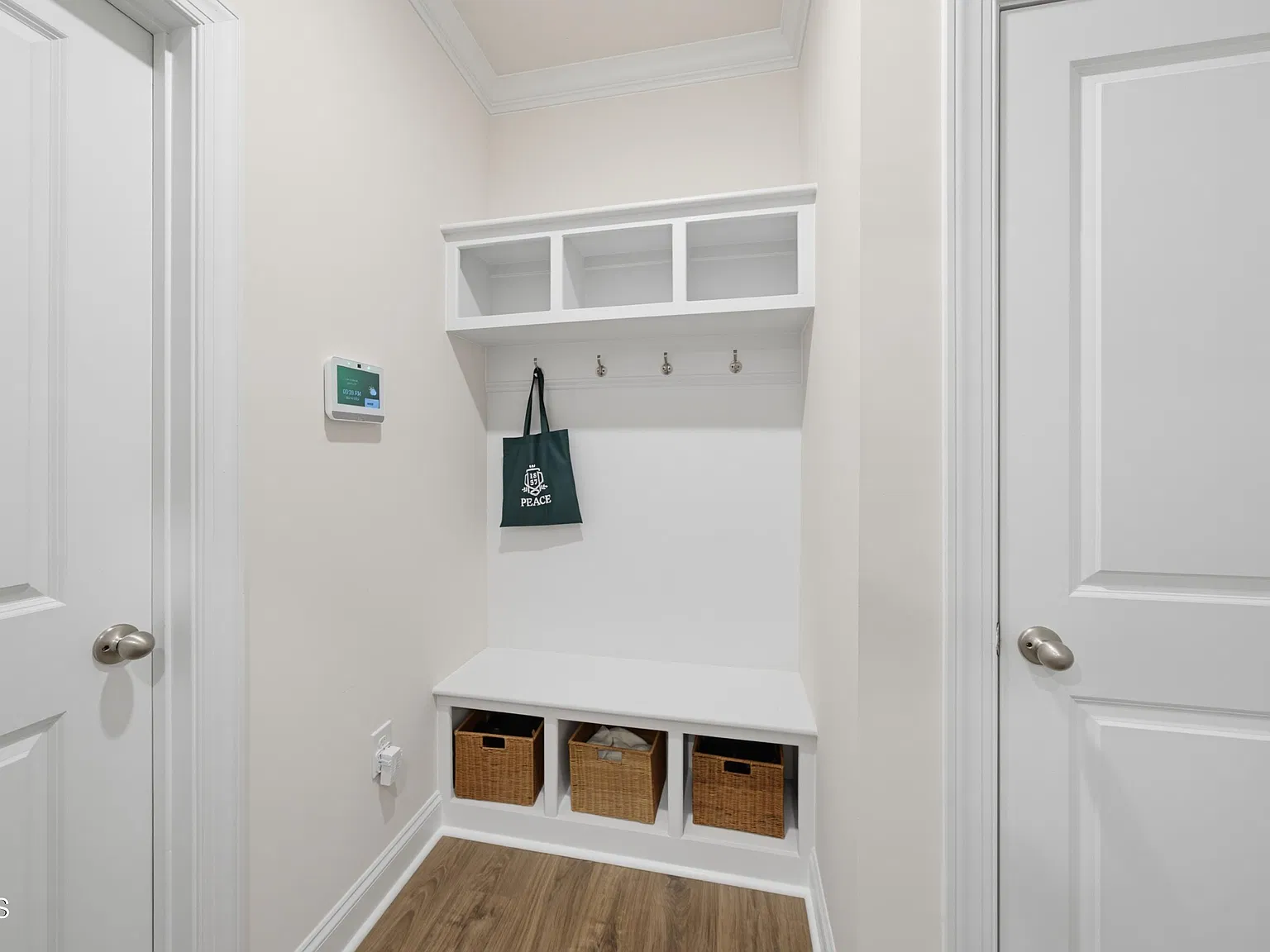 4 bed, 3.0 bath, 2561 sqft, $2,250 — Photo 3