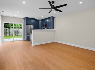 30 Manila Ave #1B, Woodbridge, CT 06525