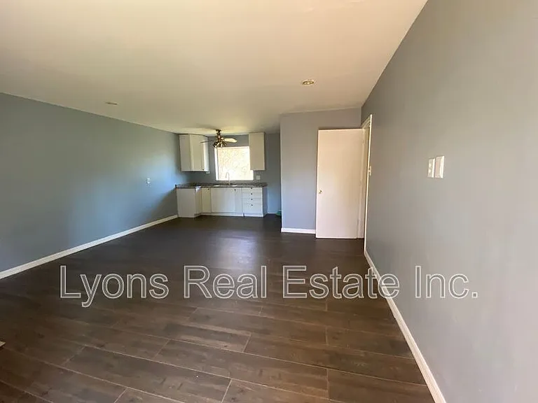8406 Sevigny Dr — Photo 7