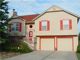 1st image of 801 SW Woodland Dr