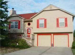 801 SW Woodland Dr, Grain Valley, MO 64029