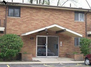 24645 Clareshire Dr APT 103, North Olmsted, OH 44070