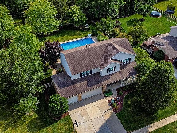 3rd image of 4397 Stone Creek Dr