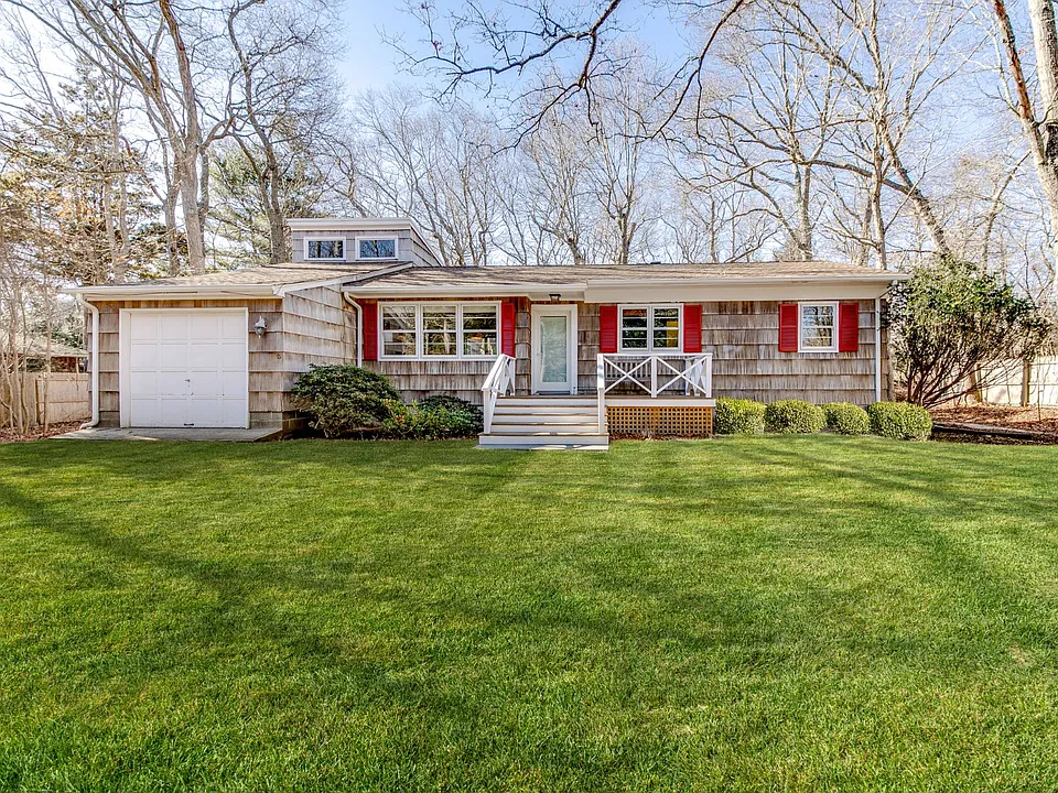 38 Woodbine Dr