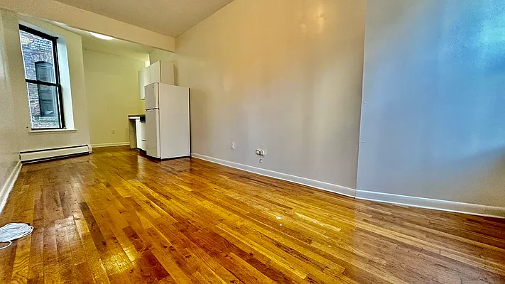 Rented by HOLTON REAL ESTATE INC. | media 2