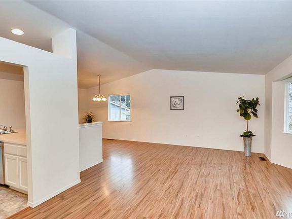 4th image of 107 Meadow Ct