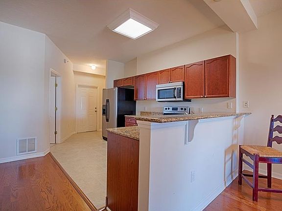 5th image of 316 8th St S Unit 502