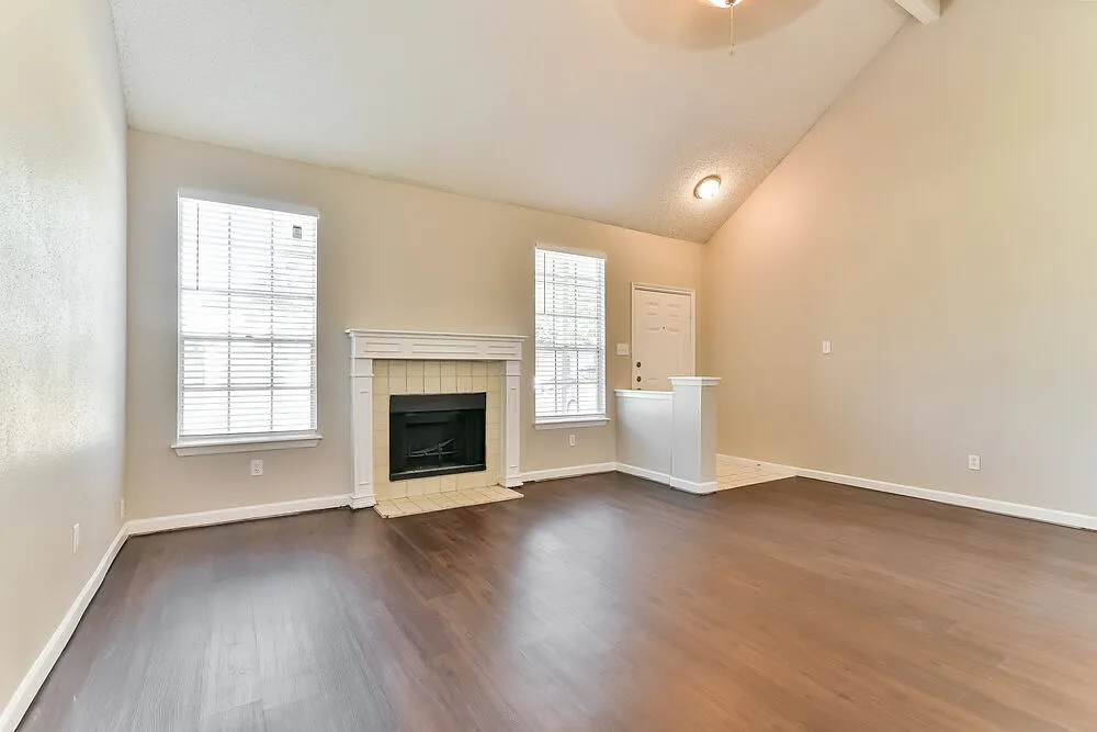 3 bed, 2.0 bath, 1498 sqft, $1,885 — Photo 3