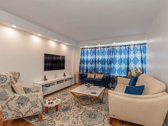 3rd image of 125-10 Queens Blvd #615