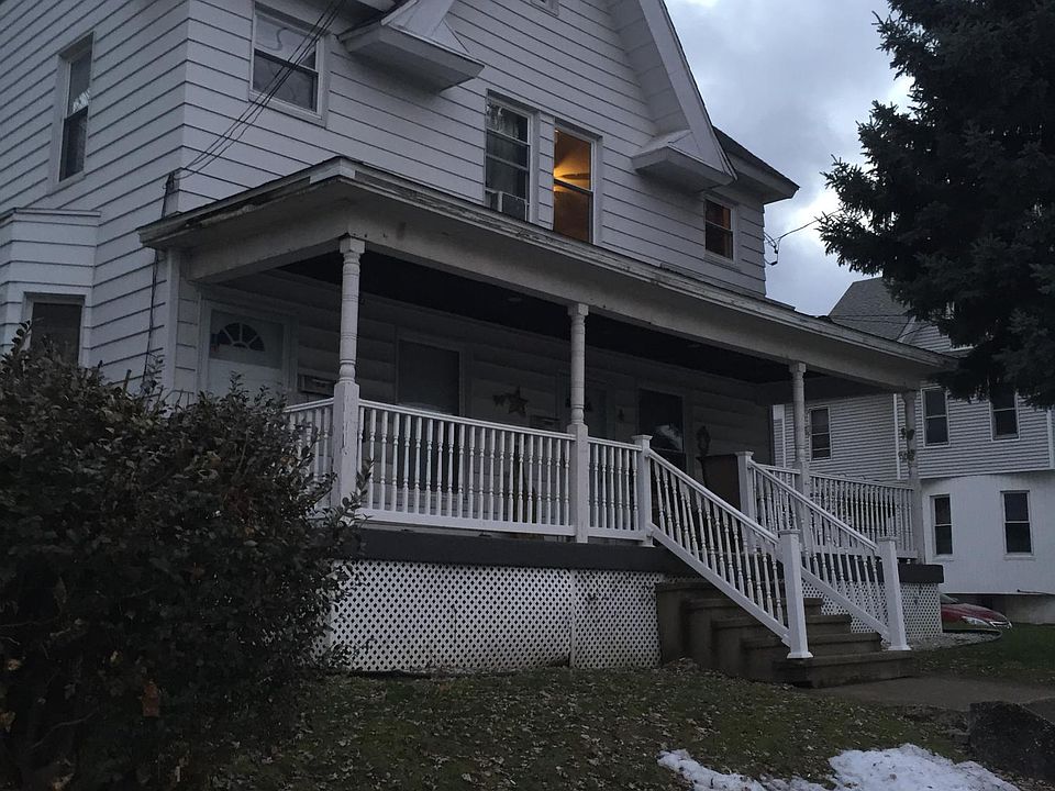 1st image of 825 W Elm St