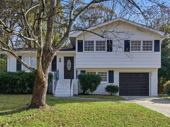 5674 Sandhurst Dr, Forest Park, GA 30297