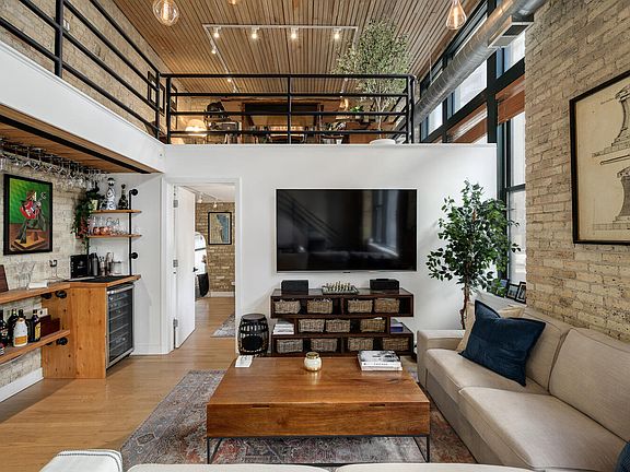 3rd image of 411 W Ontario St APT 102