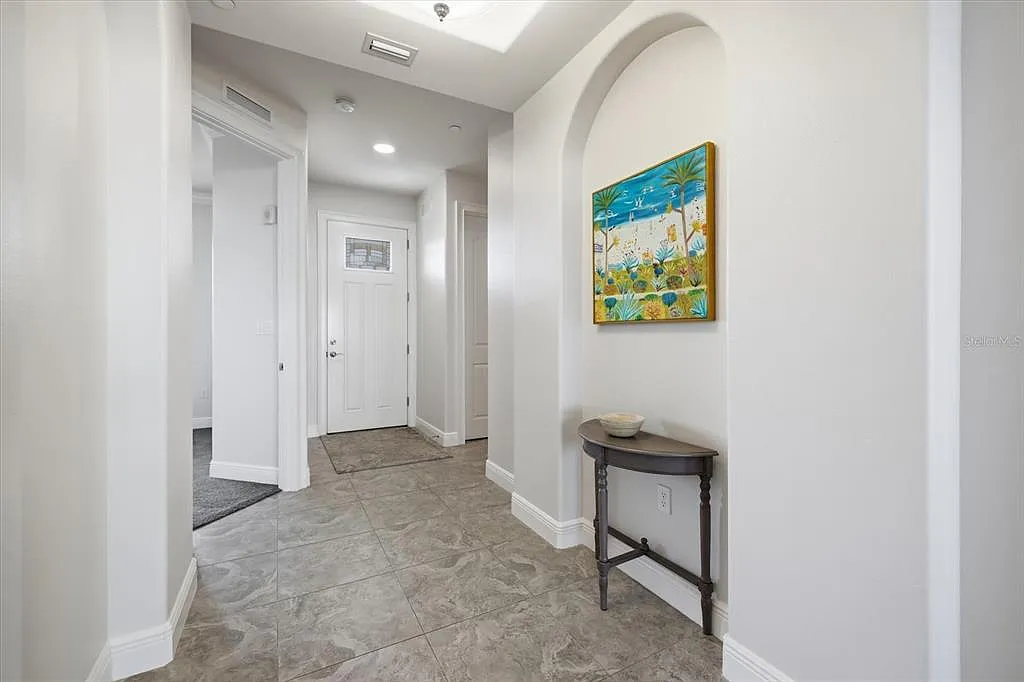 2 bed, 2.0 bath, 1471 sqft, $7,500 — Photo 3