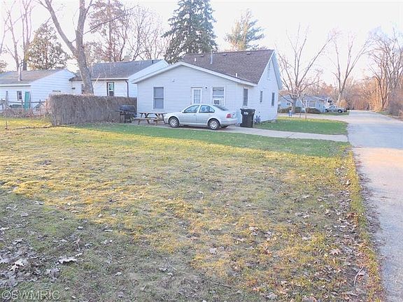 4th image of 164 Kenton St SE