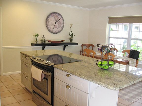 2nd image of 912A Pirate Cove Ln
