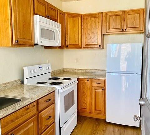 4th image of 721 20th Ave #203