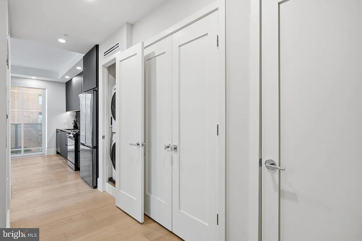 1 bed, 640 sqft, $3,200 — Photo 2