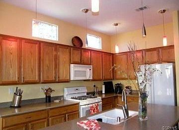 2nd image of 38933 Turtle Pond Ln