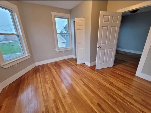 8 Woodman St Floor 2, Lynn, MA 01905