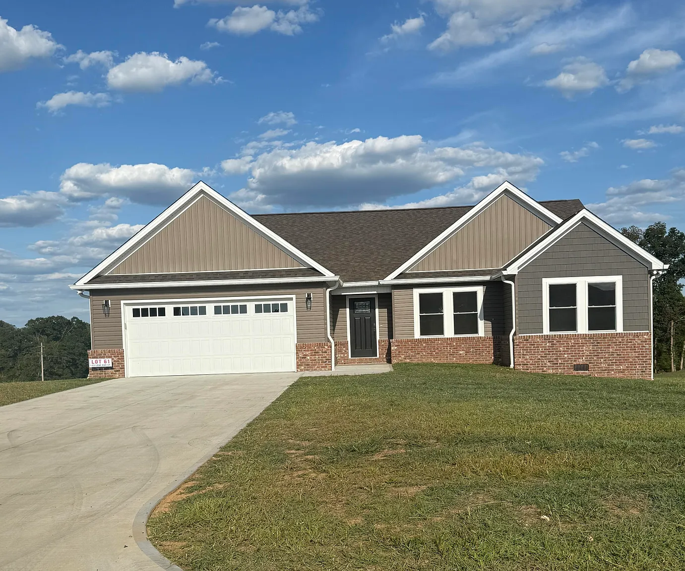 123 Lone Oak Dr photo 1