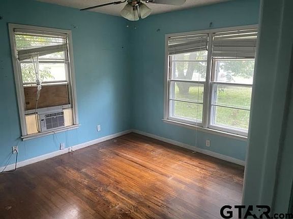 3rd image of 306 Dublin Ln